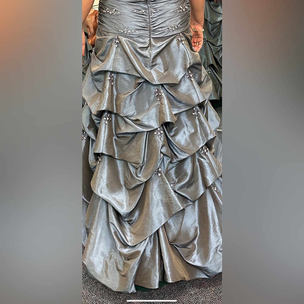 Brand new gorgeous mother of the bride dress